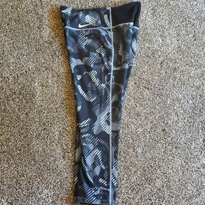 Womens Drifit Nike size med capri